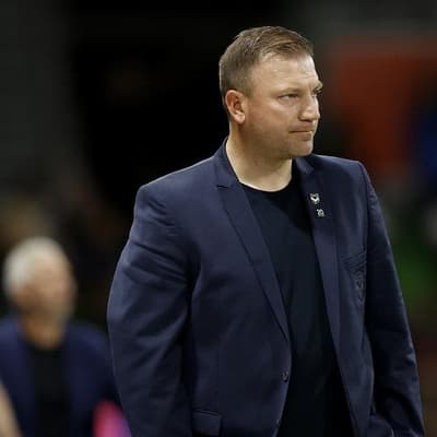 Pressure builds on Victory boss after rough start