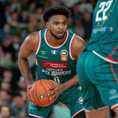 JackJumpers make it three straight over Kings