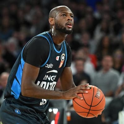 United prevail in tense top-four battle with Wildcats