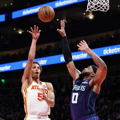 Aussie Daniels has season-high points in Hawks win