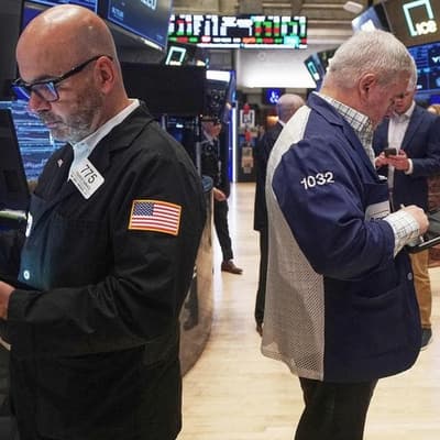 Wall St ends higher on growing bets for Fed rate cut