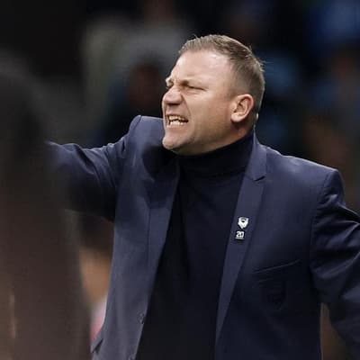 'It was like a cow pat': Suncorp Stadium cops a roast