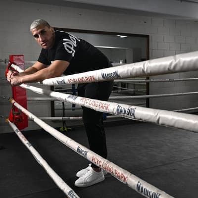 Huni postpones fight after trainer's shock death