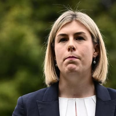 Liberal leader names frontbench as Labor troops rally