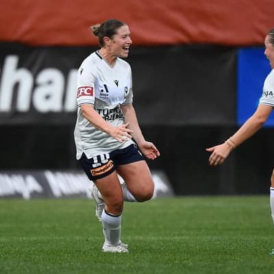 Victory cruise past Glory to return to winning ways