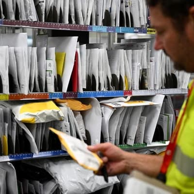 Player tips AI to send half of logistics jobs packing