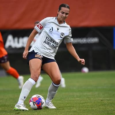 Victory stunned as Canberra sink rivals in Melbourne