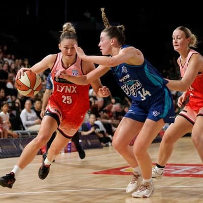 Star comes within whisker of record as Lynx down Flyers