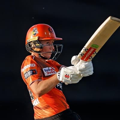 Scorchers book final spot with Renegades defence over