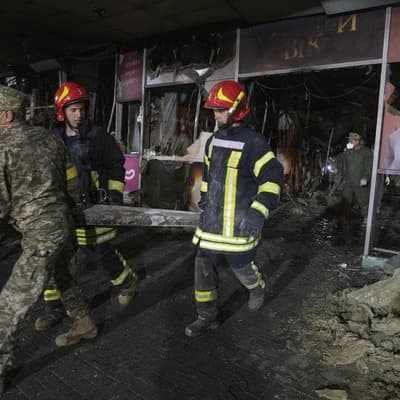 Russian strike on Ukrainian city cuts off utilities