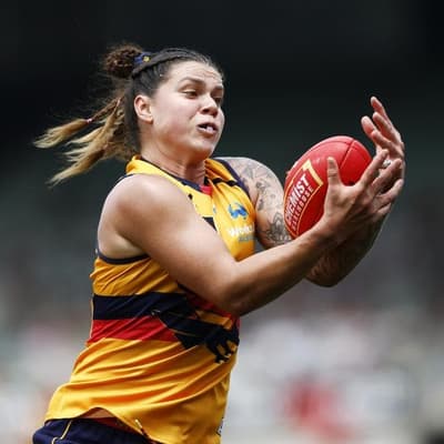 Gold Coast pull off bombshell trade for AFLW superstar