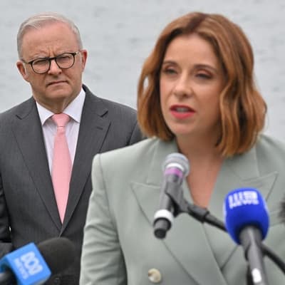 PM won't sack minister as travel expenses saga grows