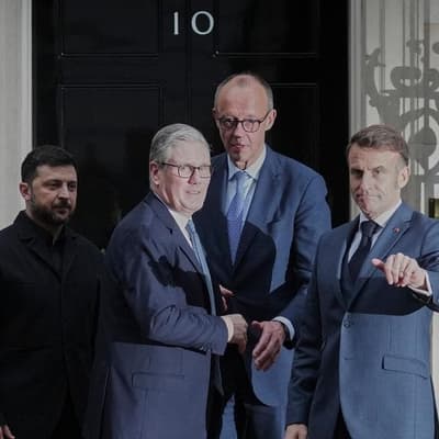 Europeans discuss Ukraine with Trump at 'critical' time