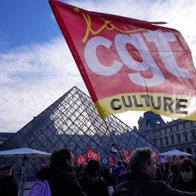 Louvre museum closed as workers begin rolling strike