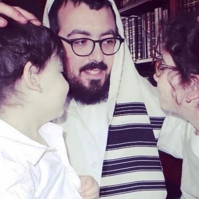 Bondi victims' funerals begin as gunman to face charges