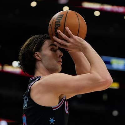 Giddey triple-double steers Bulls' charge against Cavs