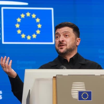 Frozen Russian assets debated at crunch EU summit