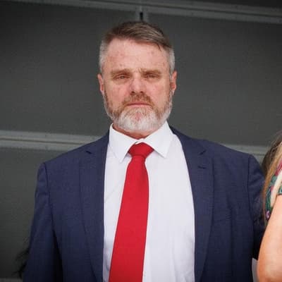 Ex-TV star must shadow Jewish leader over Nazi gesture