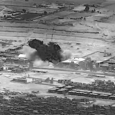 US strikes dozens of Islamic State targets in Syria