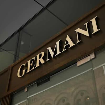 Jeweller stays jailed awaiting trial after store robbed