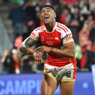 Isaako, Milford star as Dolphins beat Dragons