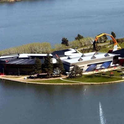 Deadly silica dust contaminates museum collection