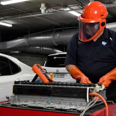 Battery industry investors wary as plug pulled on grant