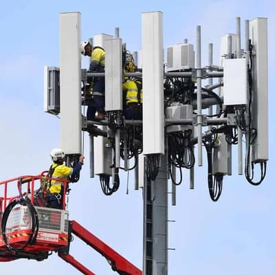 'Praying helps' make a phone call in regional Australia