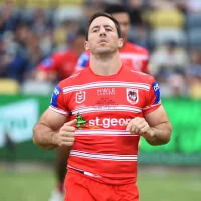 Teammates urge Ben Hunt to stick solid with Dragons