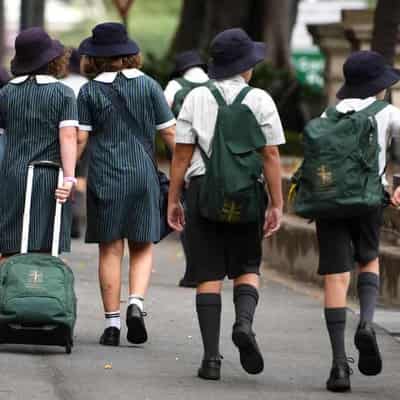 Vic school principals buckling under hefty workloads