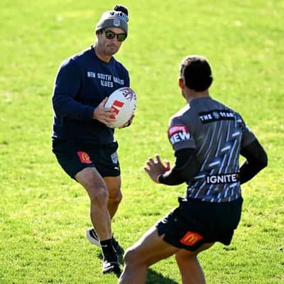 Jones enlists league great Johns to help Wallabies