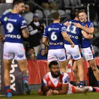 Warriors crush Dragons as disgruntled Hunt misfires