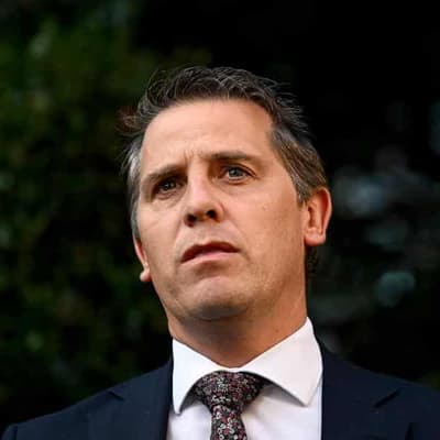 Sydney gender clinic not working for people: minister