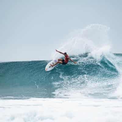 Gilmore gives world title defence a push at J-Bay