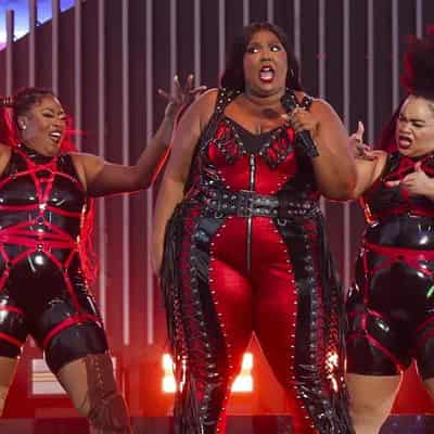 Lizzo brings love to Melbourne, saying it like a local