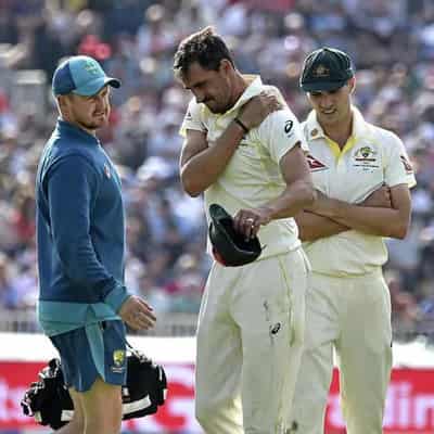 Starc hurt on horror day for Australia at Old Trafford