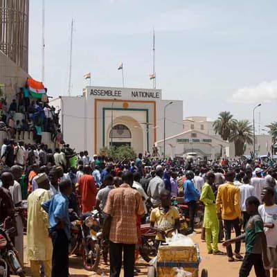 France to start evacuations from Niger