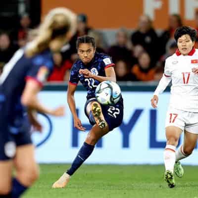 Netherlands rout Vietnam 7-0 to beat US for top spot