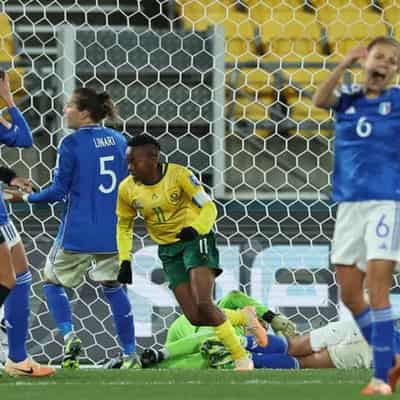 Super South Africa send Italy packing from World Cup