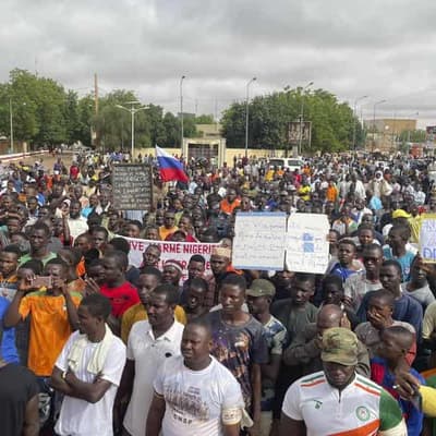 Niger junta supporters protest sanctions, foreign force