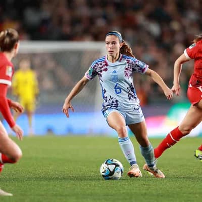 Spain thrash Switzerland to reach World Cup QF