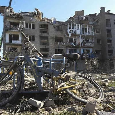 Russian attack on a Ukrainian city kills three people