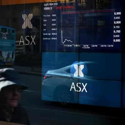 Aust stocks climb ahead of crucial US inflation readout