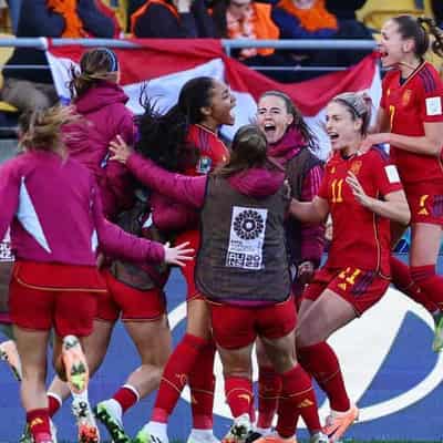 Paralluelo late show puts Spain into World Cup semis