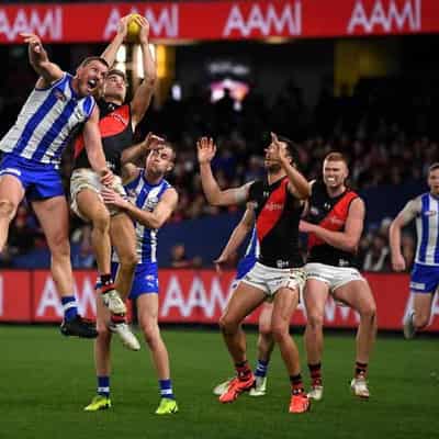 Bombers deny North great Cunnington fairytale farewell