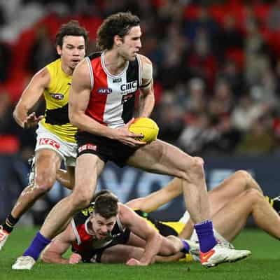 King fires as St Kilda march on towards AFL finals