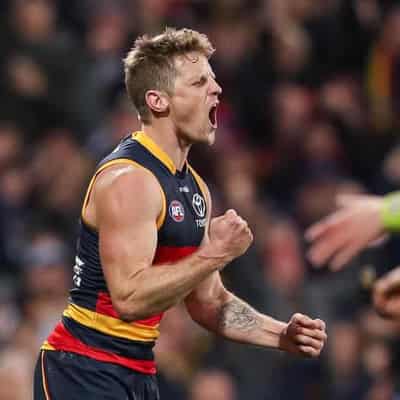 Adelaide's Sloane extends AFL career with one-year deal