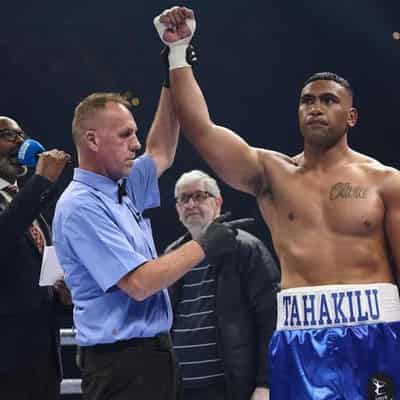 Bulldogs' Pangai quits NRL to pursue boxing career