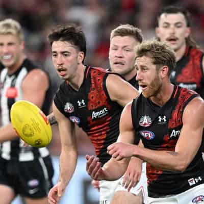 Former Essendon skipper agrees one-year AFL extension