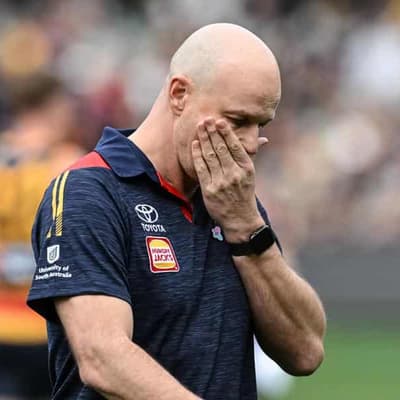 After one angry minute, Crows move on from ump blunder